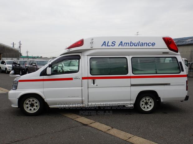 Nissan Elgrand 2001 White