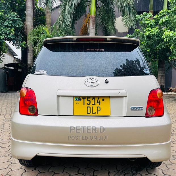Toyota IST 2004 Brown