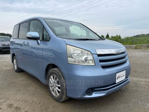 Toyota Noah 2008 Blue