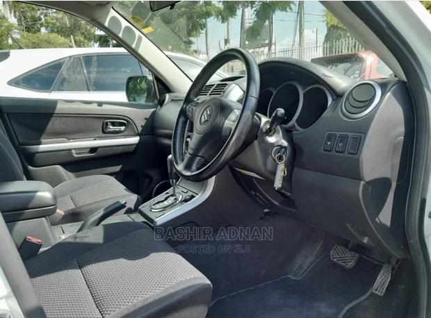 Suzuki Escudo 2005 White