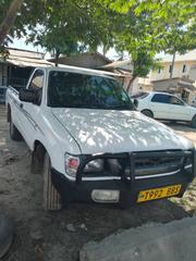 Toyota Hilux 1994 White for sale