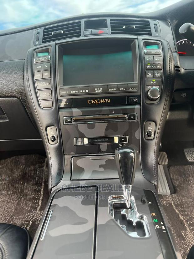 Toyota Crown Royal 2.5 2003 White