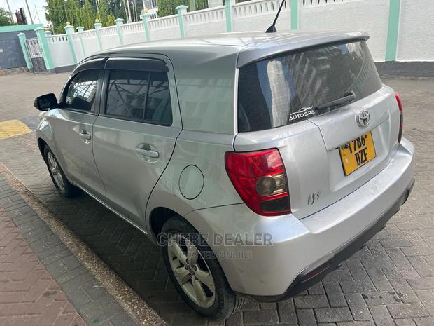 Toyota IST 2007 Silver