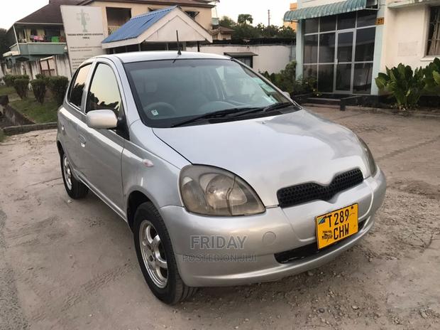 Toyota Vitz 1.3 FWD 5dr 2002 Silver