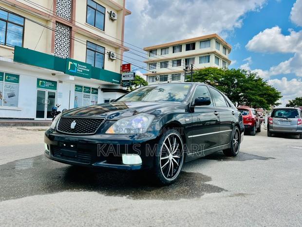 Toyota Crown 2006 Black