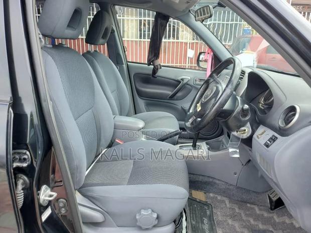 Toyota RAV4 Automatic 2003 Black