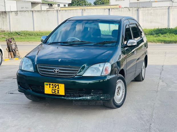 Toyota Nadia 2.0 135hp FWD 2000 Green