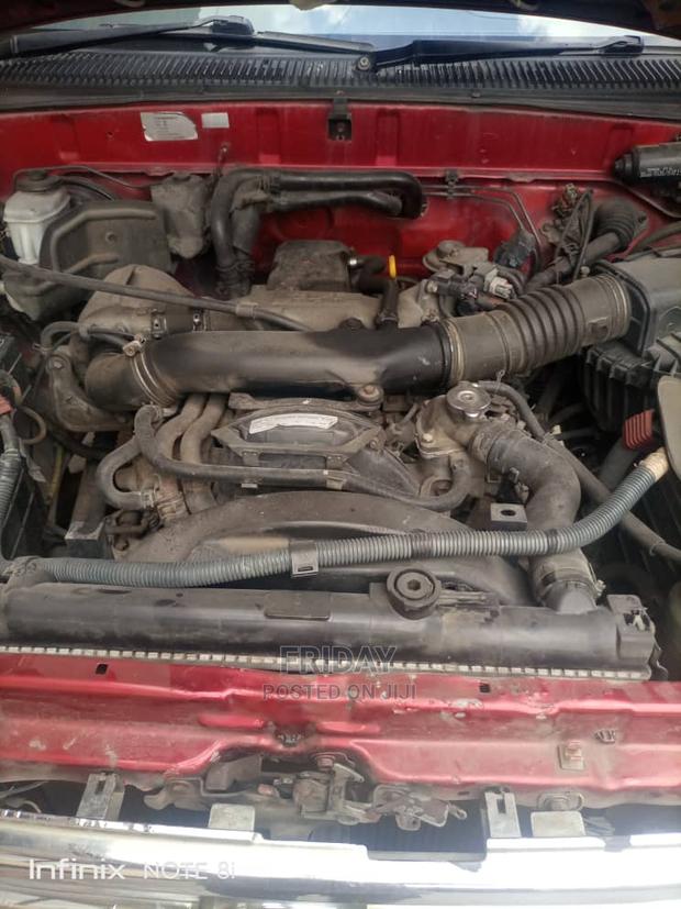 Toyota Hilux 2004 Red