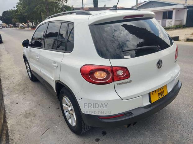Volkswagen Touareg 2010 White
