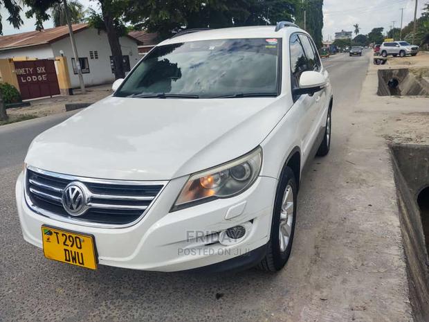 Volkswagen Touareg 2010 White