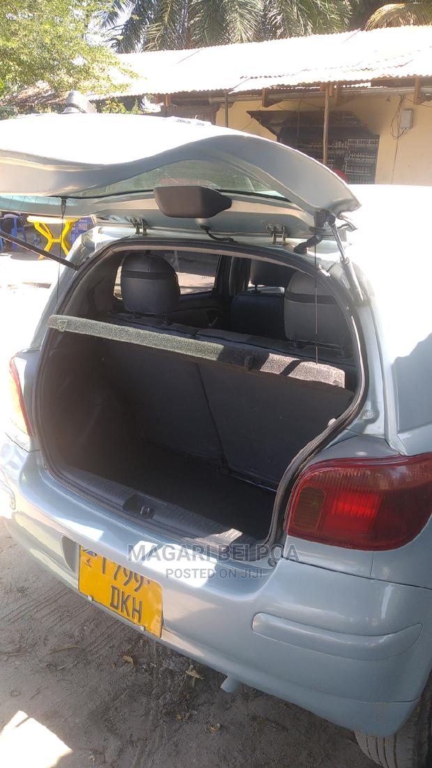 Toyota Vitz 2005 Green