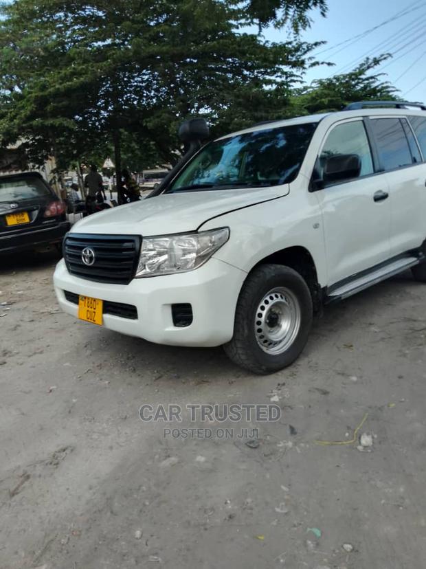 Toyota Land Cruiser 4.5 V8 TD STD 2010 White
