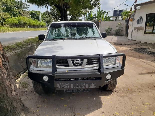 Nissan NV200 2009 White
