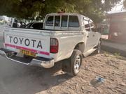Toyota Hilux 2000 White for sale