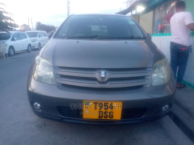 Toyota IST 2004 Gray