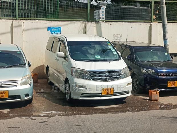 Toyota Alphard 2006 White