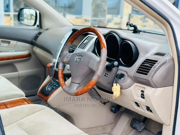 Toyota Harrier 2005 White