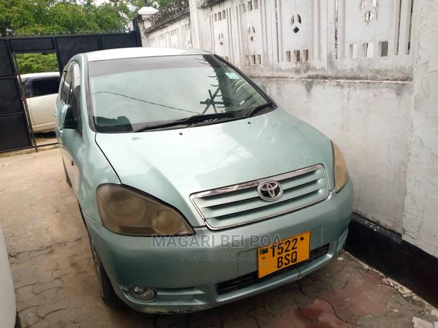Toyota Ipsum 2005 Ivory
