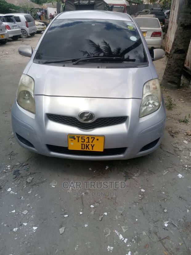 Toyota Vitz 1.5 FWD 3dr 2005 Silver