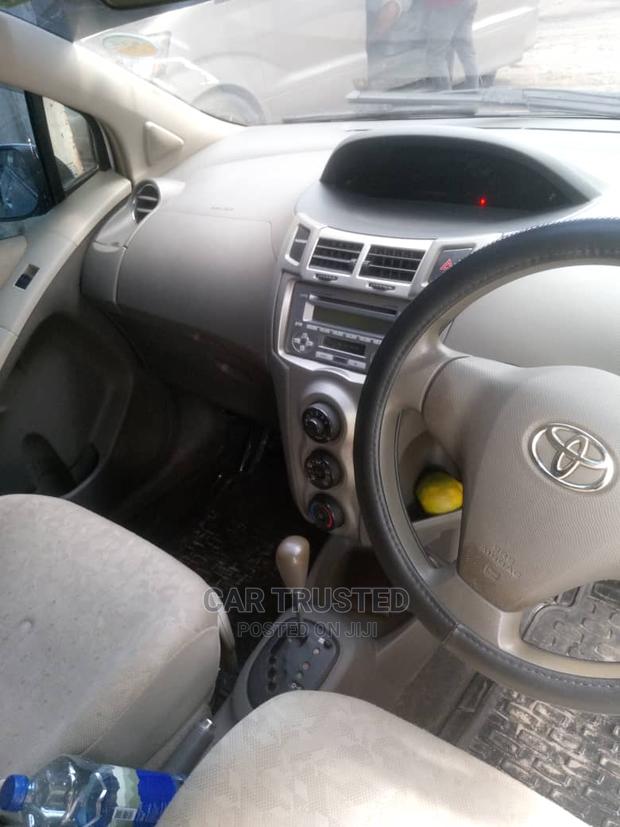Toyota Vitz 1.5 FWD 3dr 2005 Silver