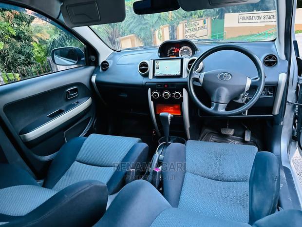 Toyota IST 2004 Silver