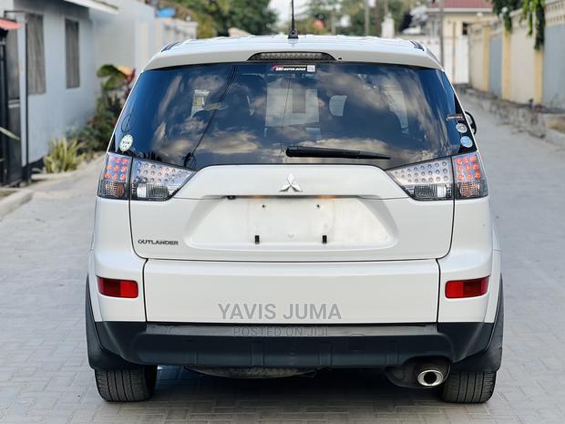 Mitsubishi Outlander 2006 White