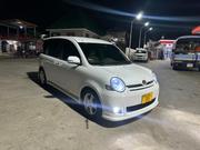 Toyota Sienta 2005 White for sale