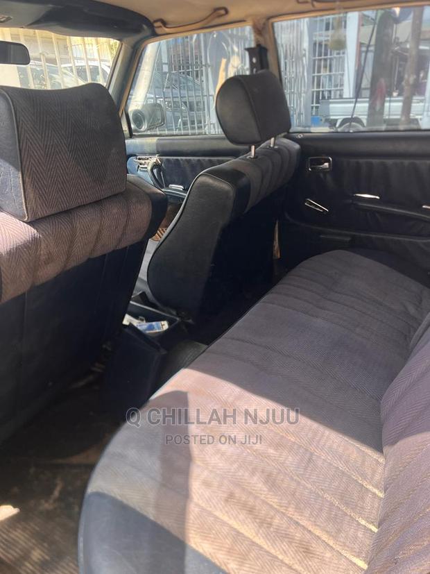 Mercedes-Benz W123 1981 Beige
