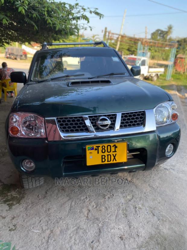 Nissan Hardbody 2003 Green