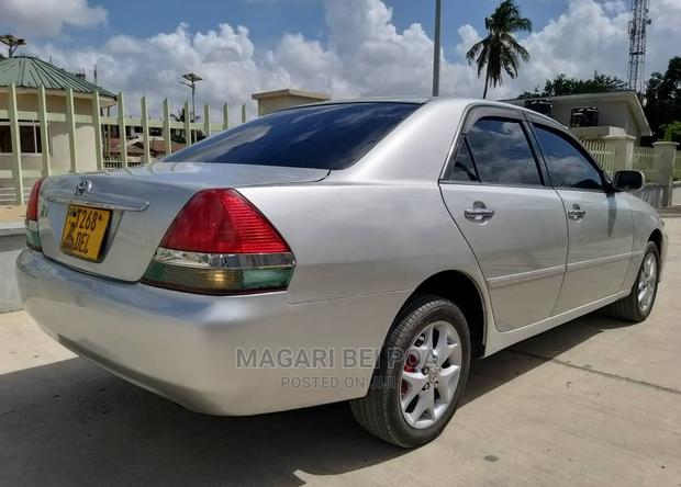 Toyota Mark II Blit 2005 Silver