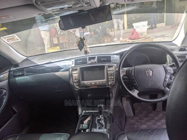Toyota Crown 2005 Black