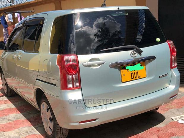 Toyota Raum 1.5 FWD 2006 Silver
