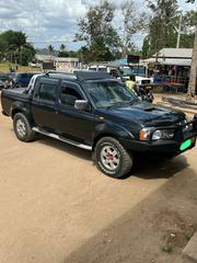 Nissan NP300 2004 Black for sale
