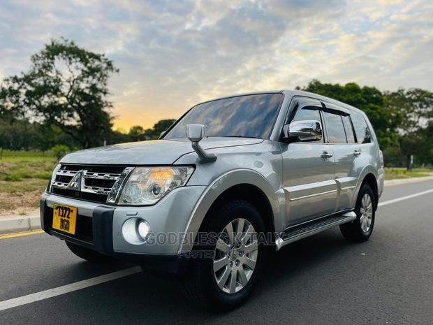 Mitsubishi Pajero 2008 Silver