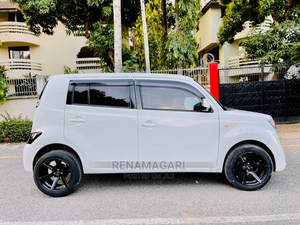 Toyota bB 2006 White
