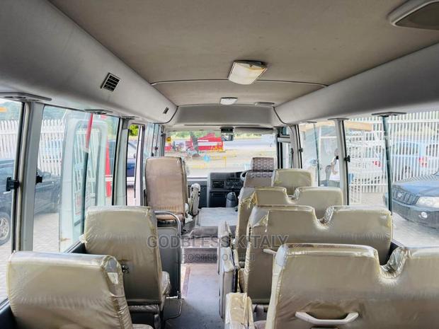 Nissan Civilian 2003 White
