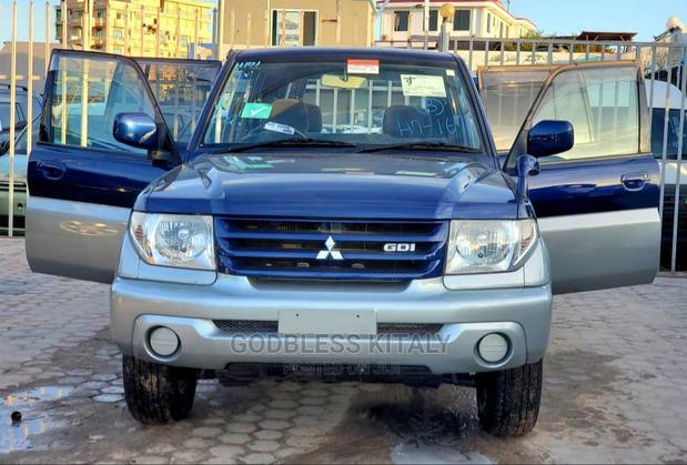 Mitsubishi Pajero 2022 Blue