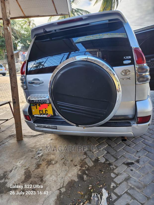 Toyota Land Cruiser Prado 2004 White