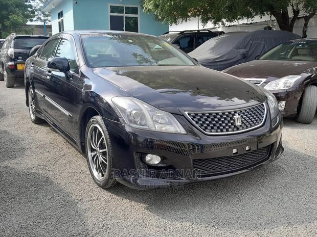 Toyota Crown 2009 Black
