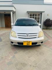 Toyota IST 2005 White for sale