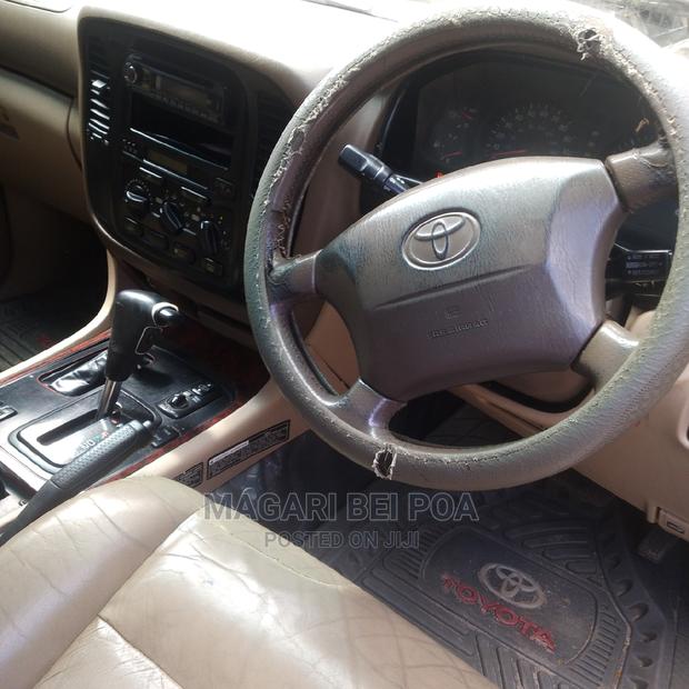 Toyota Land Cruiser 2000 Ivory