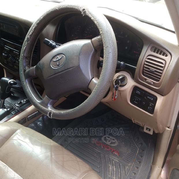 Toyota Land Cruiser 2000 Ivory