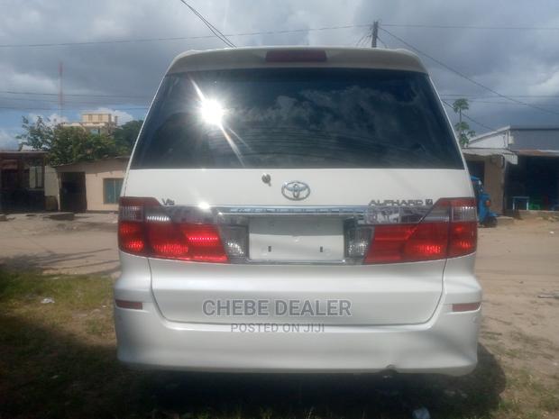 Toyota Alphard 2004 White