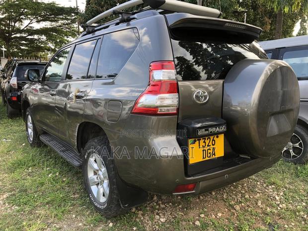 Toyota Land Cruiser Prado 2.7 i 2013 Brown