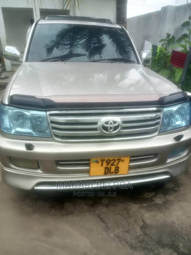 Toyota Land Cruiser 2010 Silver