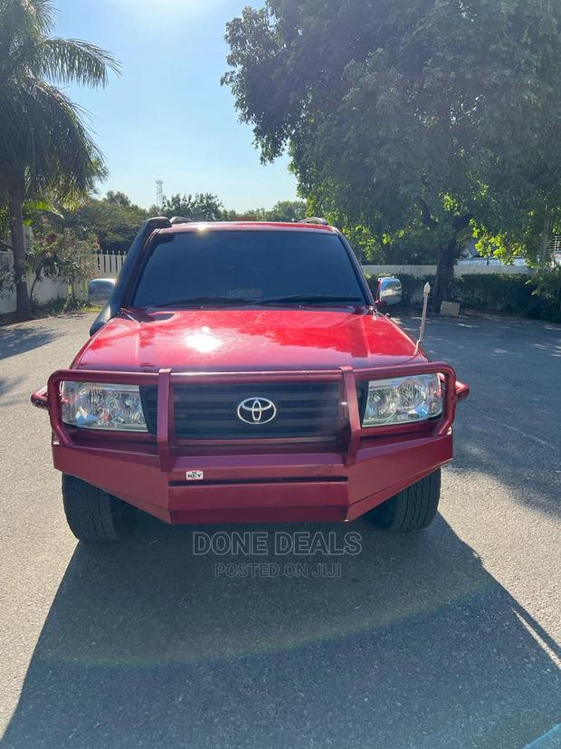 Toyota Land Cruiser 2005 Red