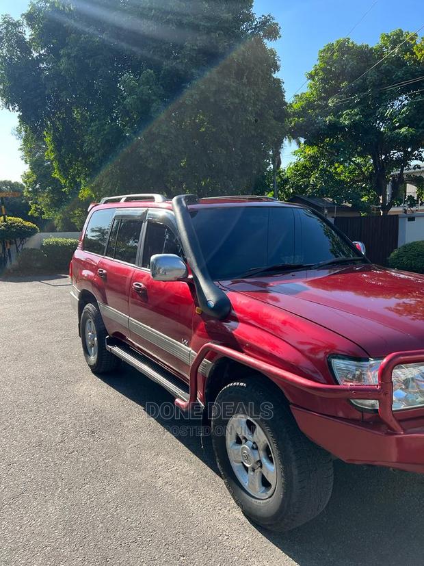 Toyota Land Cruiser 2005 Red