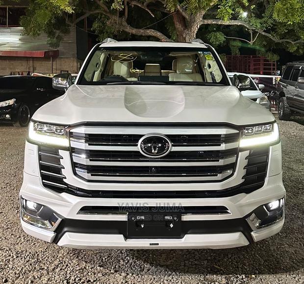 Toyota Land Cruiser 2022 White