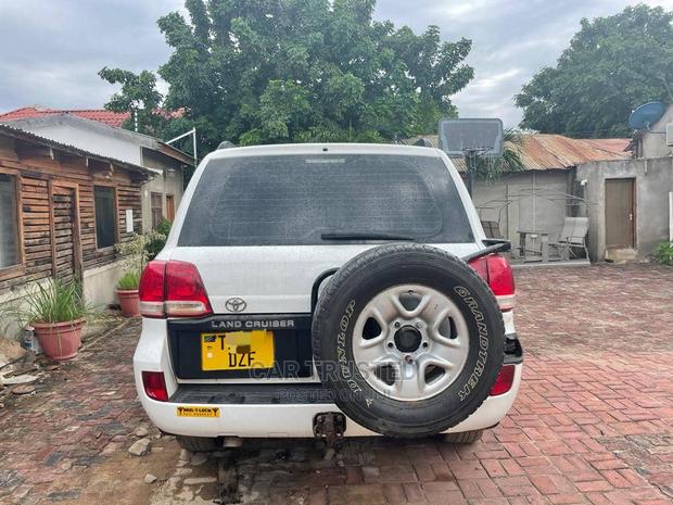 Toyota Land Cruiser 4.5 V8 VXR 2013 White