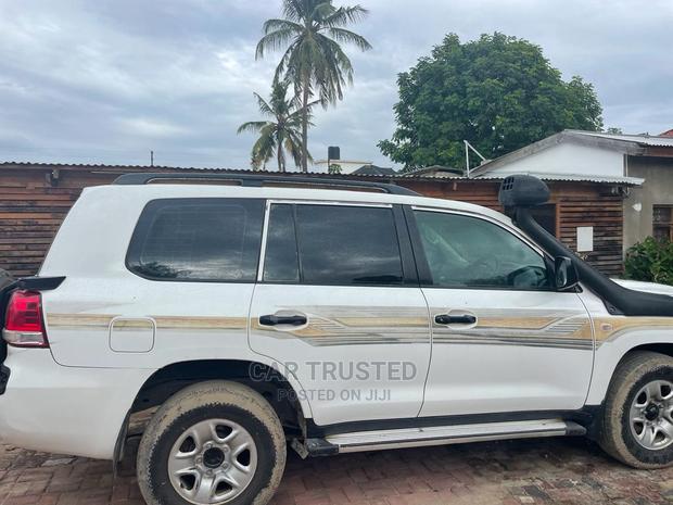 Toyota Land Cruiser 4.5 V8 VXR 2013 White